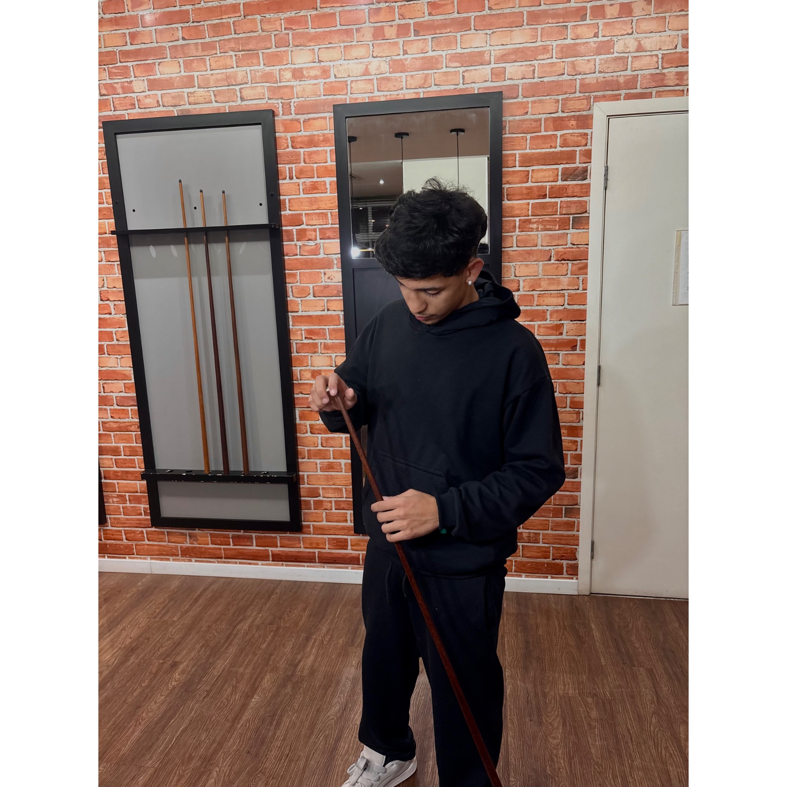 Calça Reta de Moletom Preta 3