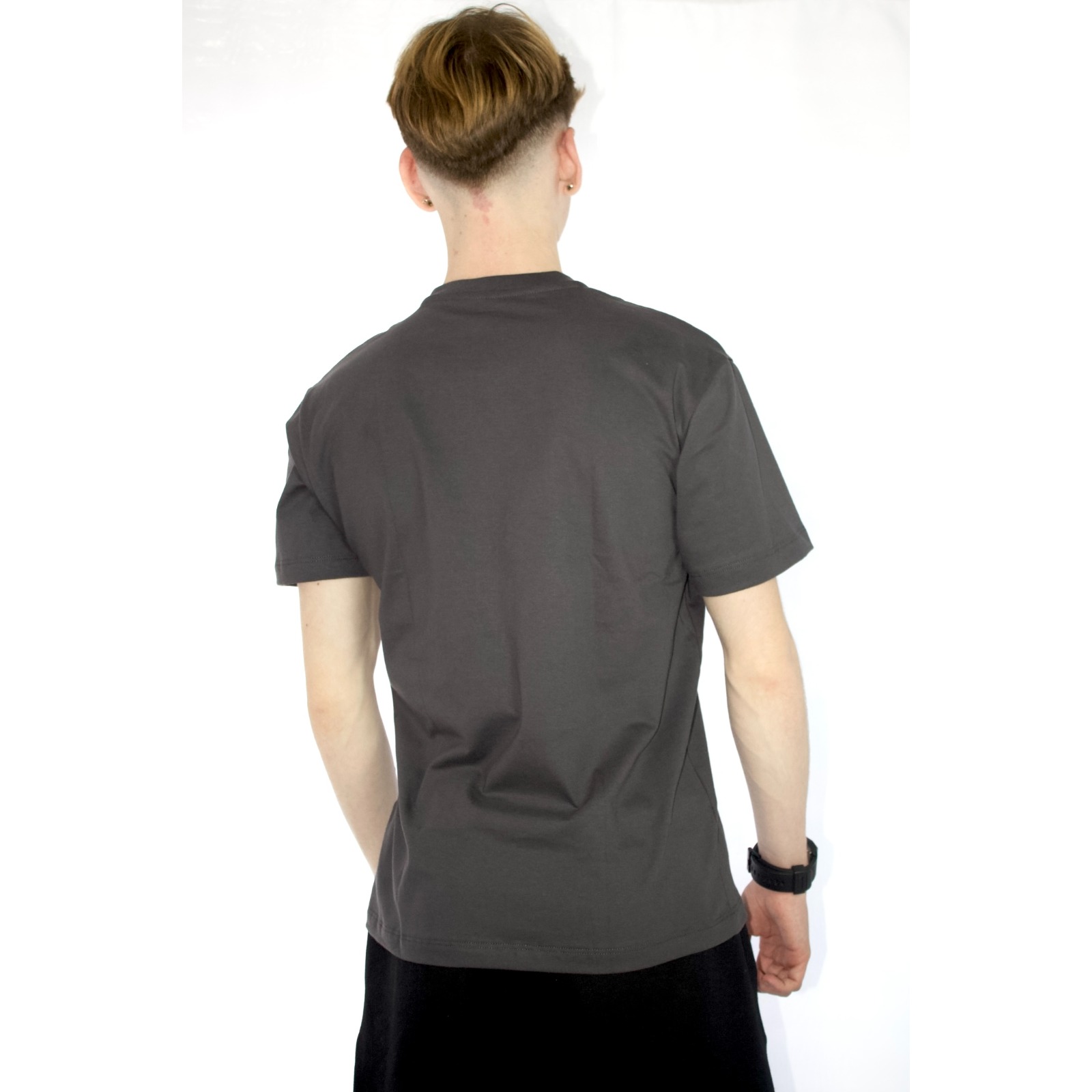 Camiseta Regular Fit Cinza Chumbo 5