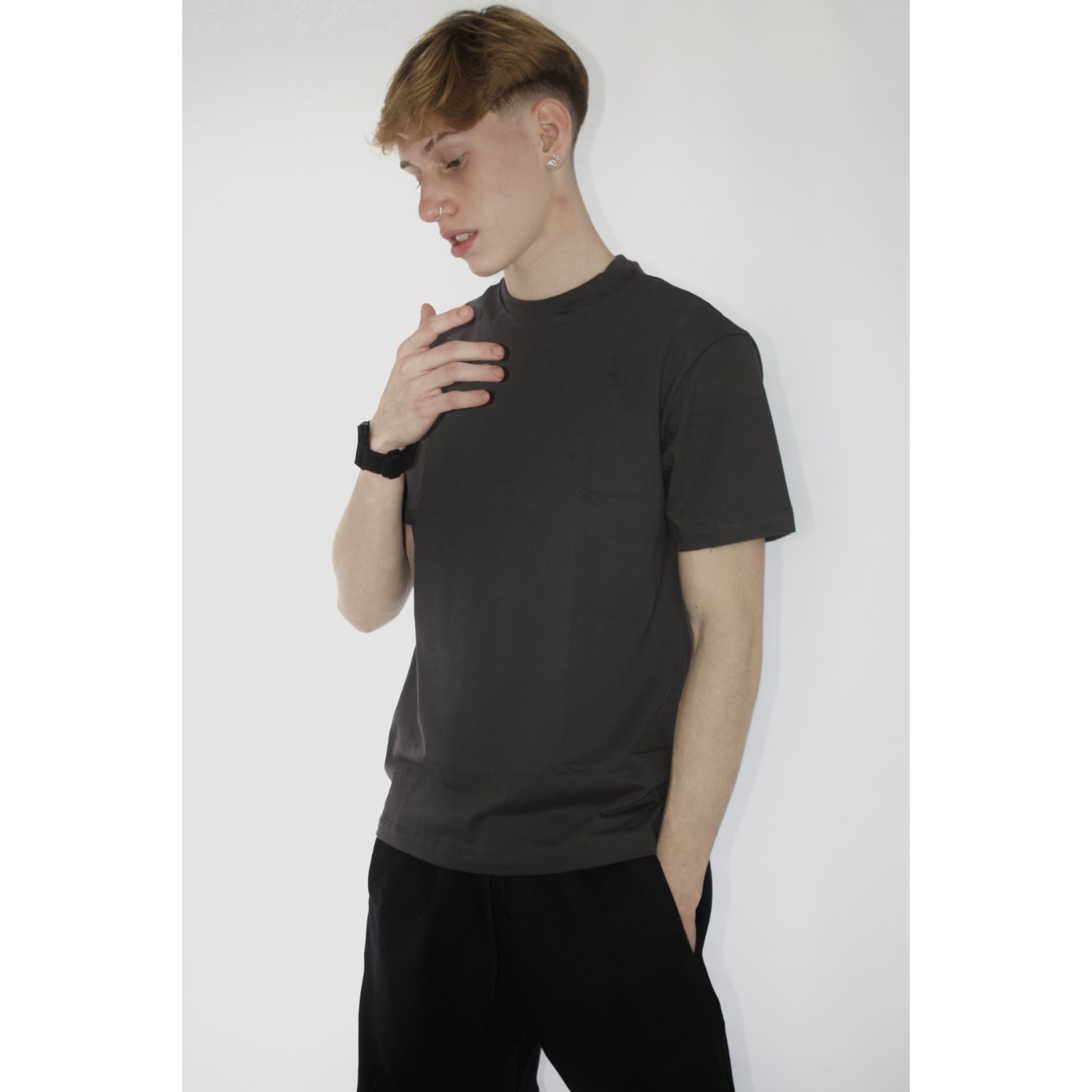 Camiseta Regular Fit Cinza Chumbo 4